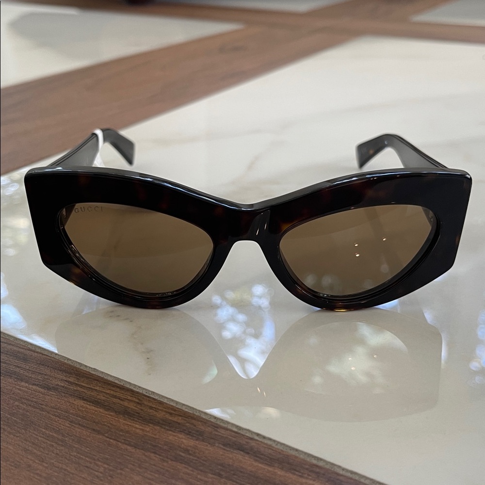 New Gucci Black and Brown Sunglasses
